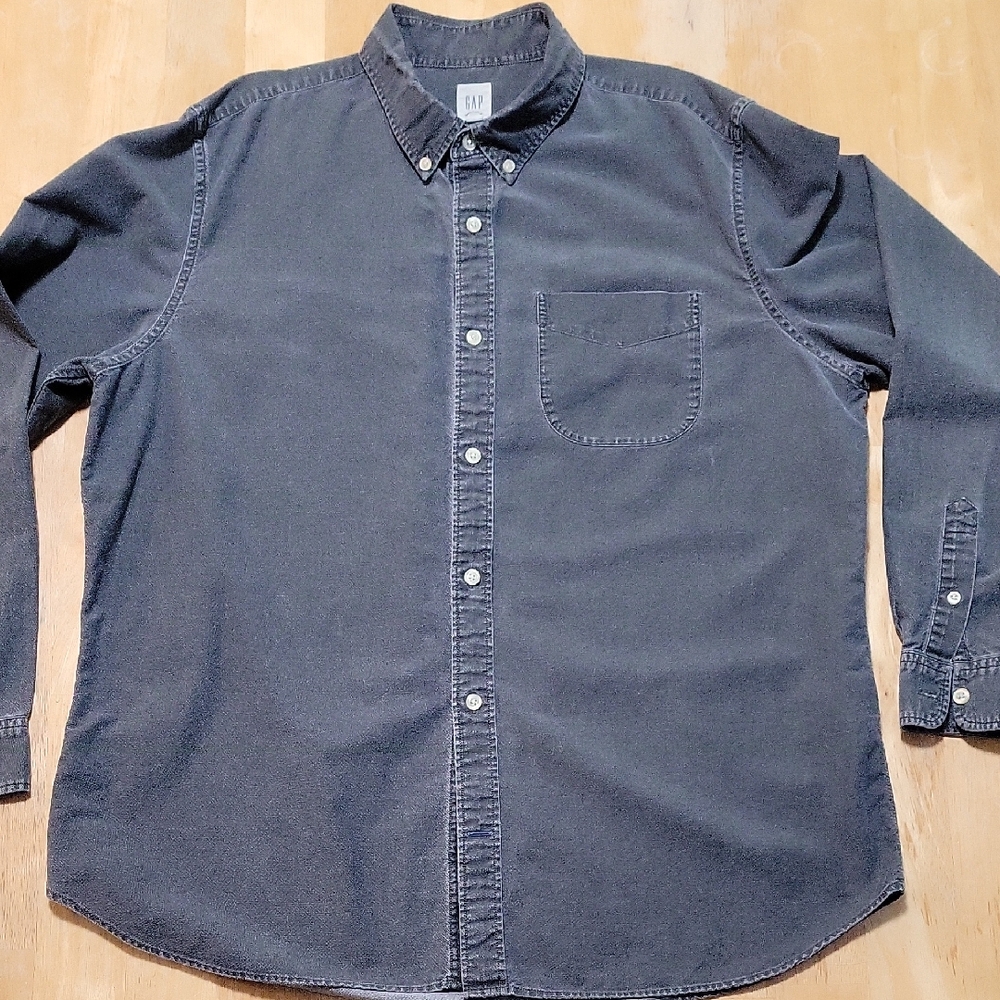 GAP Gray Casual Button Down Shirt for Effortless Style